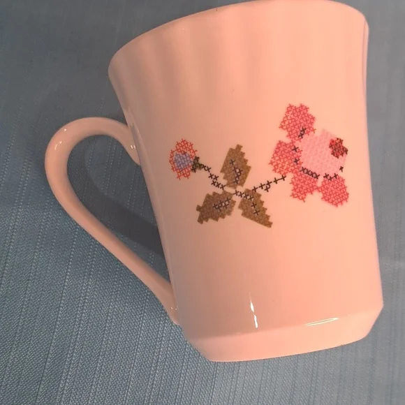 Fine Bone China teacup Queensway - Picture 2 of 5